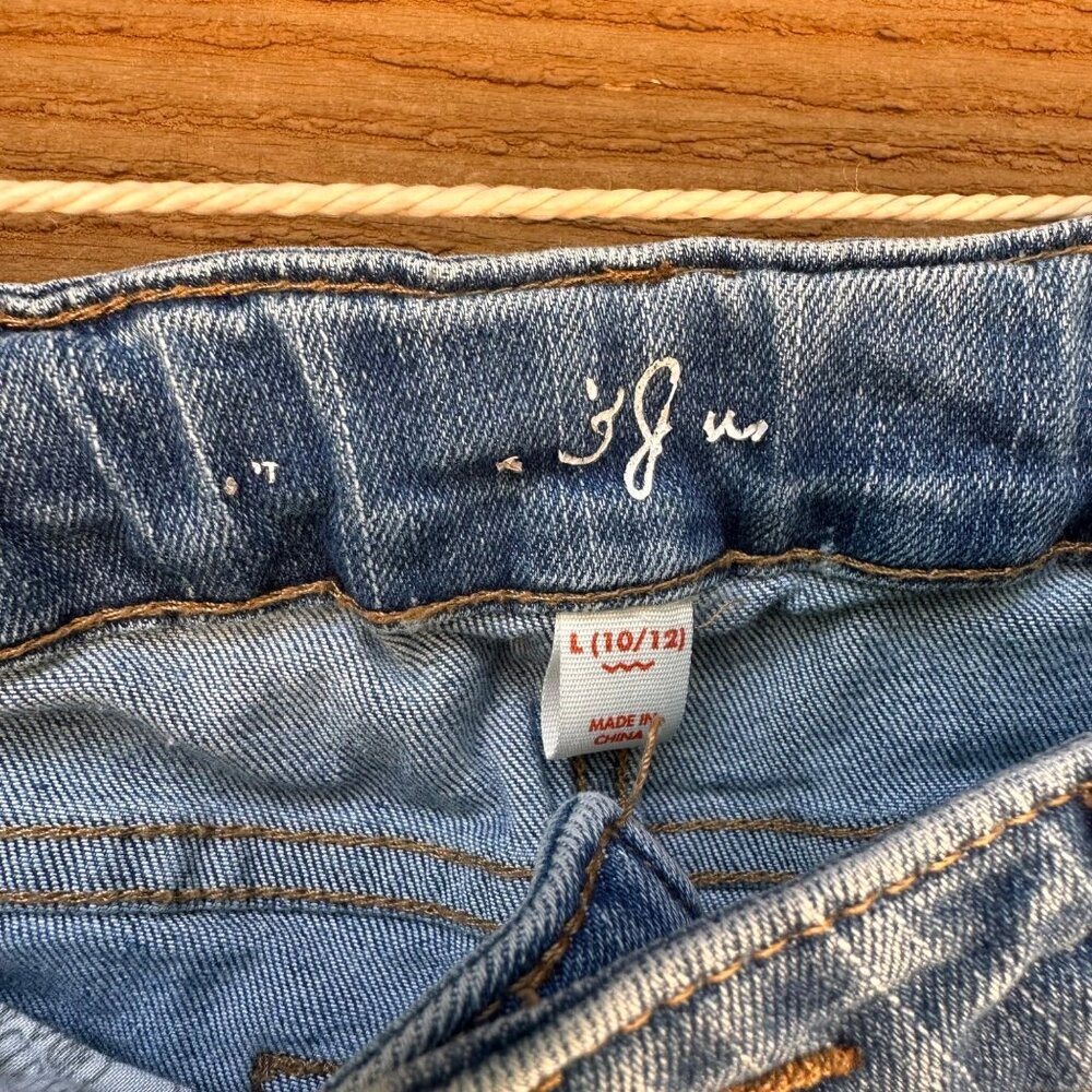 Cat & Jack Girls Distressed Denim Shorts L 10/12 Blue Lace Patch Details Frayed - Picture 3 of 9